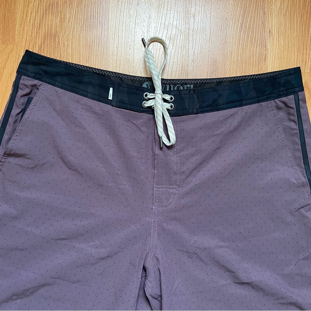 Vuori Men’s Logo Purple Drawstring Shorts Size 32 - Picture 8 of 12